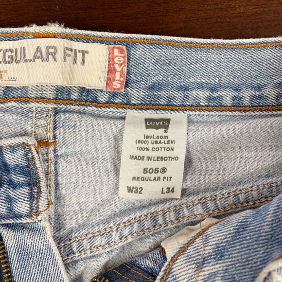 Levi’s 505 - Picture 2 of 3